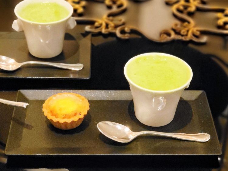 筍と鶏そぼろのキッシュ、玉葱のポタージュ。