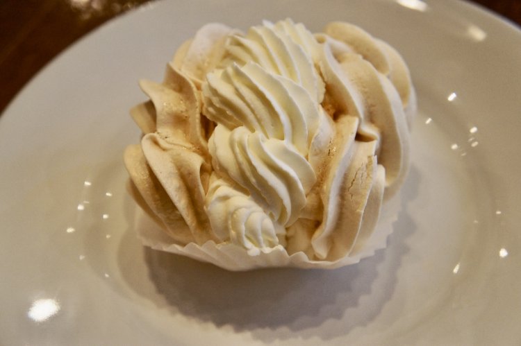 存在感があるサイズに驚く、ムラングシャンティ442円。