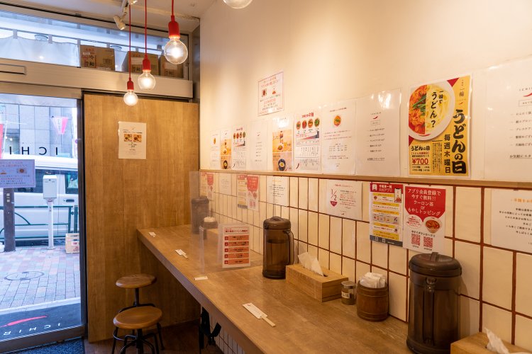 清潔感がある店内は1人でも入りやすい。