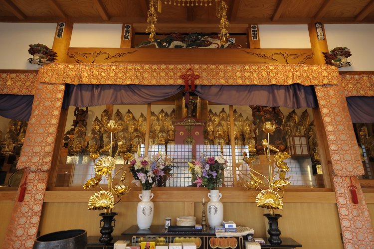 百体の観音さまが安置されている。