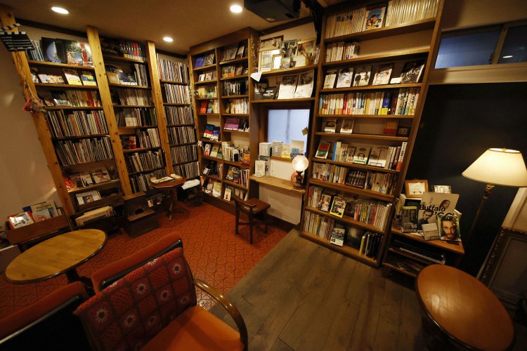 1階は書斎みたいな趣。