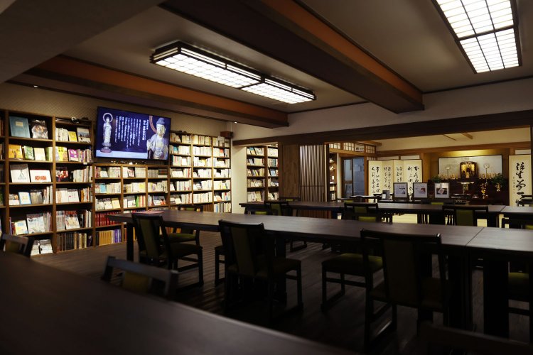 静かに音楽が流れ、心落ち着く空間。