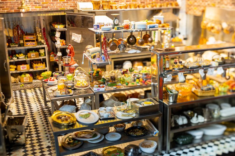 料理店の厨房も緻密に再現！