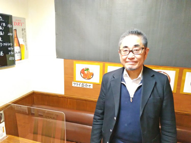 中川さんが経営する市川観光商事株式会社の営業課長・金井さん。上野界隈の歴史に造詣が深い。
