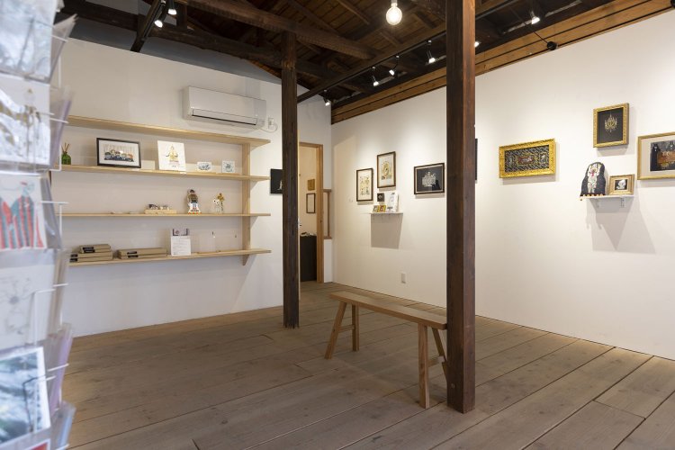 古民家を改装したギャラリー兼販売スペースはほっとする空間。