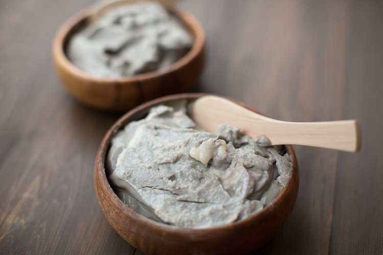 女湯限定の糀入りの泥パックは無料で使え、肌がもちもちつるつるになる。