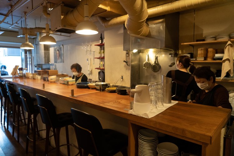 働き者のオーナー姉妹。