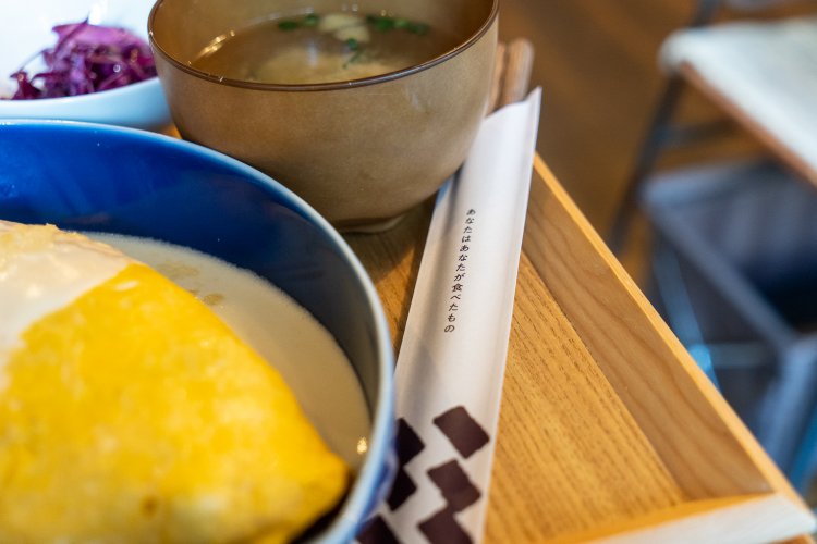 箸袋には「あなたはあなたが食べたもの」の文字。