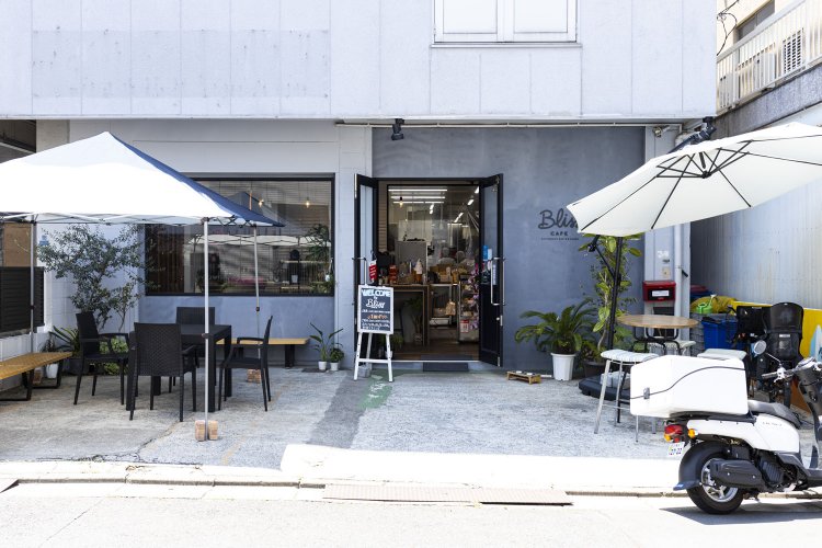 イートインだけでなくテイクアウトも可。