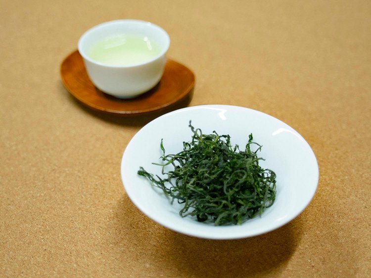 【Re:leaf Record】生葉から煎茶や紅茶を作ってみよう