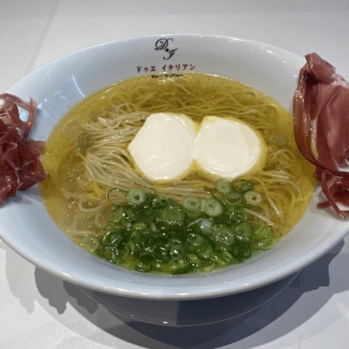 銀座「ドゥエイタリアン」オープン!おしゃれな店舗は女性客8割 らぁ麺生ハムフロマージュが最高に旨い!
