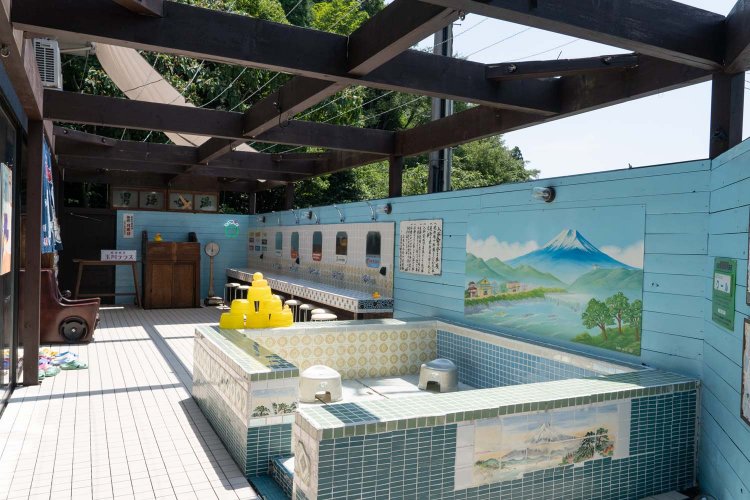 「銭湯喫茶 玉川テラス」の内装はスタッフたちが手がけた。