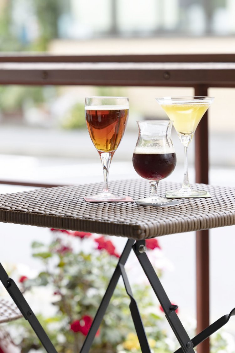 アメリカ、ヨーロッパから厳選して輸入したペールエールとIPAを専門に扱う。1パイント1450円～。