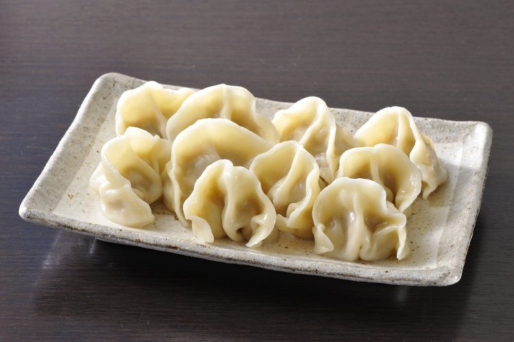 水餃子専門店だが、台湾カステラ他も販売。