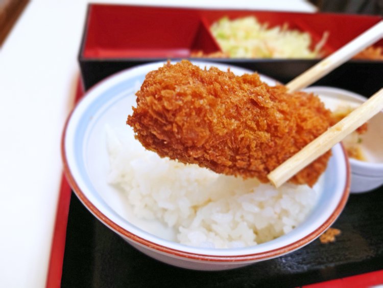 カニポテトコロッケ。サクサクの衣のなかはしっとり。