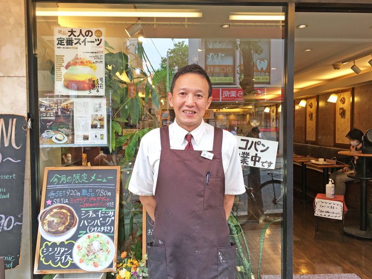地元神楽坂を愛する3代目店長の勝村忠之さん。
