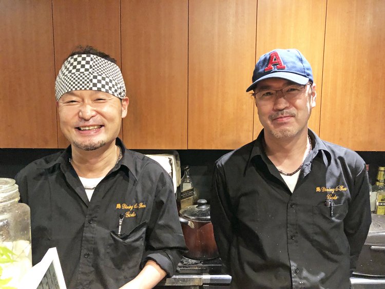 素敵な笑顔の店主・後藤亮二さん（左）と料理担当・弟の健さん。