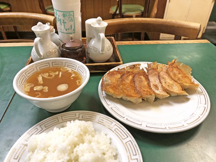 餃子630円＋ライス200円で餃子定食のできあがり！