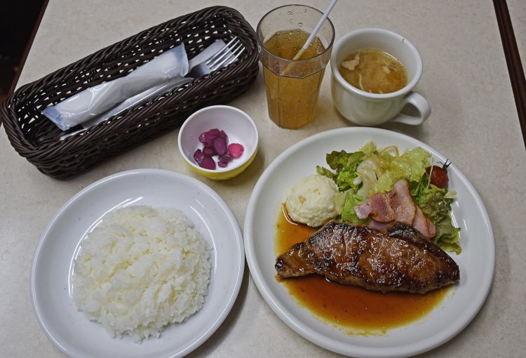 肉の大山（にくのおおやま）