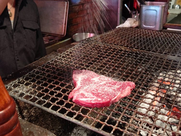 塩はまんべんなくしっかりとふる。