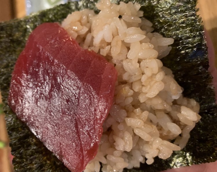 これぞ贅沢！なマグロマートオリジナルの手巻き寿司。