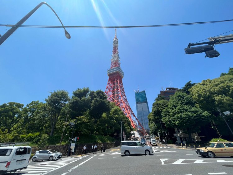 東京タワーの背後のビルは日本一の超高層になるんだとか。