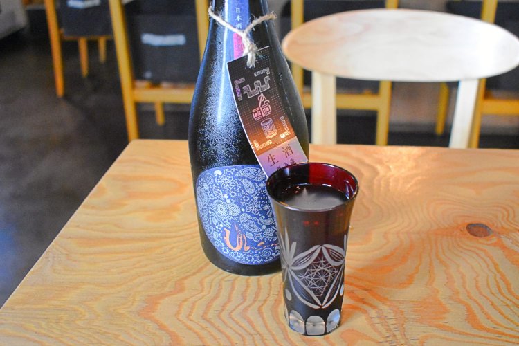 ラベルや瓶などの装丁も美しい、産土（うぶすな）100g750円。