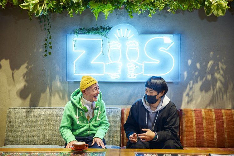 「大先輩が若者のツールを使いこなし、真面目に遊んでいるのがすごい」と同店事業に携わる石橋ケンタロウさん。