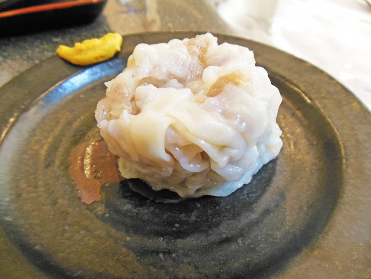 ランチセットであれば1個140円で追加できるので、おなかに余裕があったら何個でもいけてしまう。