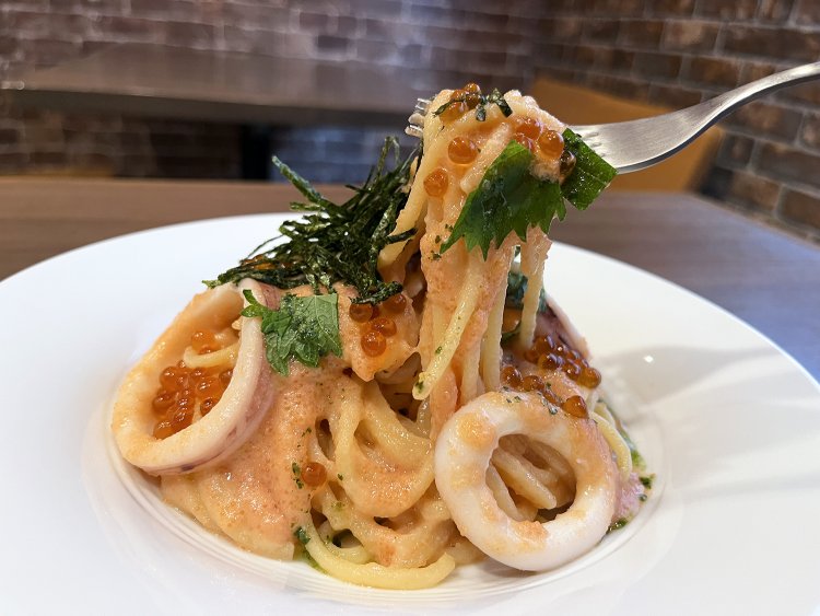 土・日・祝のランチ、タラコとイクラのパスタ950円。