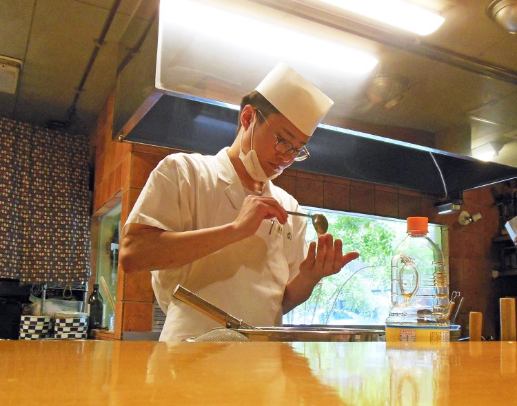 「いつか自分の店を持ちたい」と夢を抱き、日々研鑽を積む瀧澤良太さん。