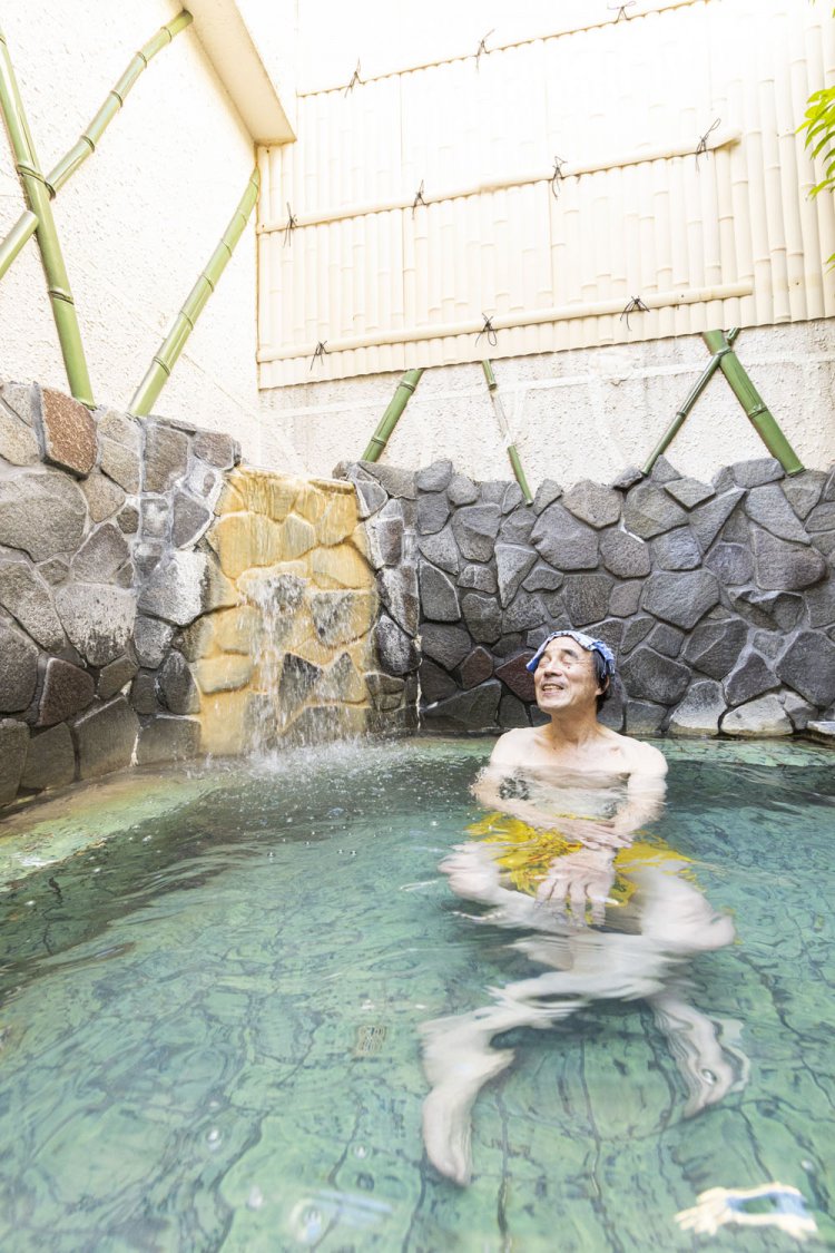 1階、2階ともに露天風呂あり。