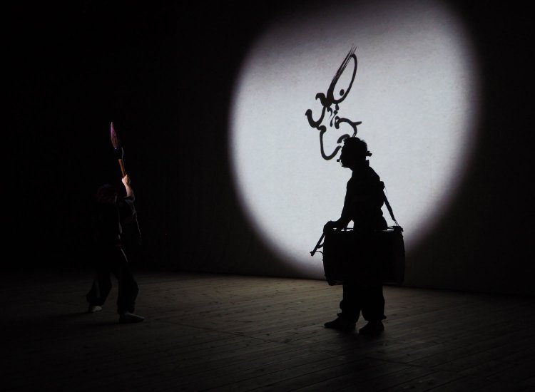 固唾を飲んで見守るような緊張感あるシーンも。