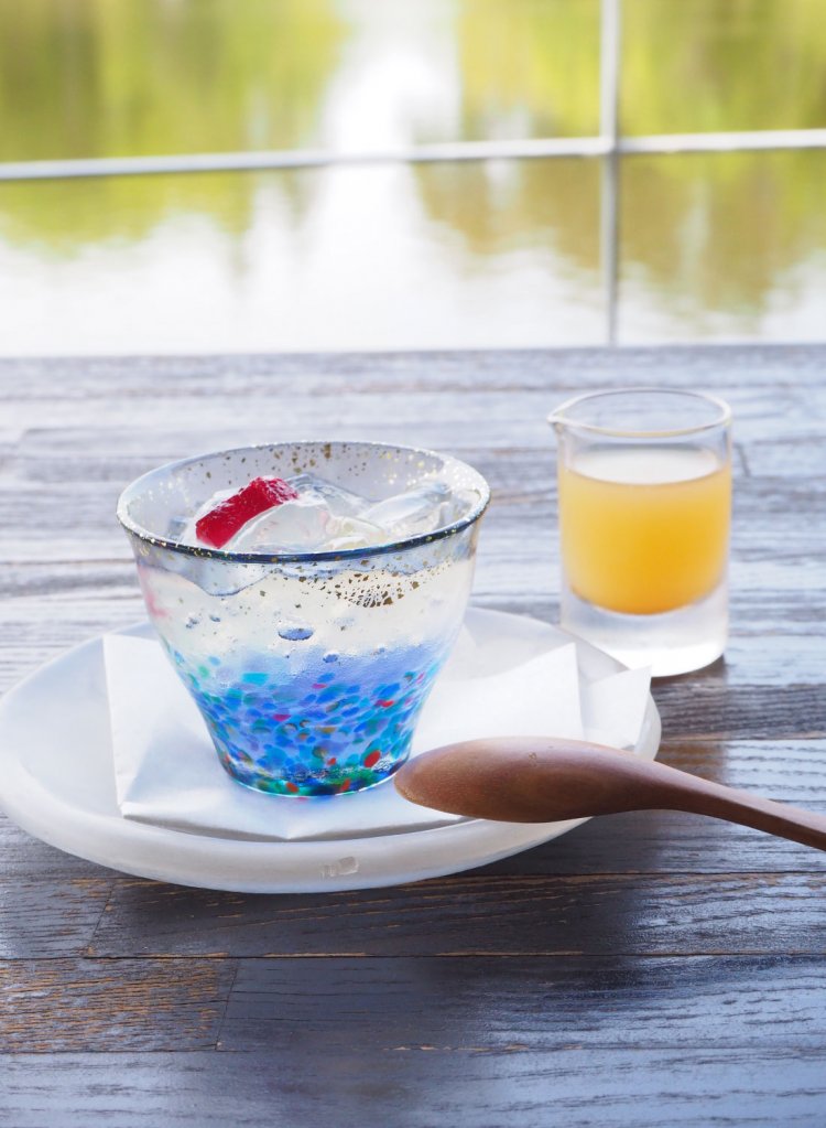 夏限定の「大人の日本酒ゼリー」は、地酒の香りとりんごジュースのマッチングが絶妙。