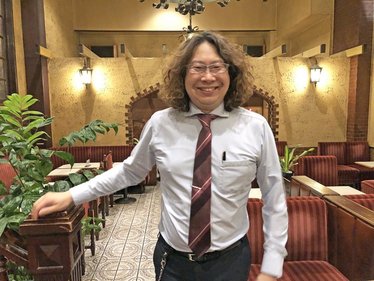 店長を務める重光康宏さんは創業者のお孫さん。