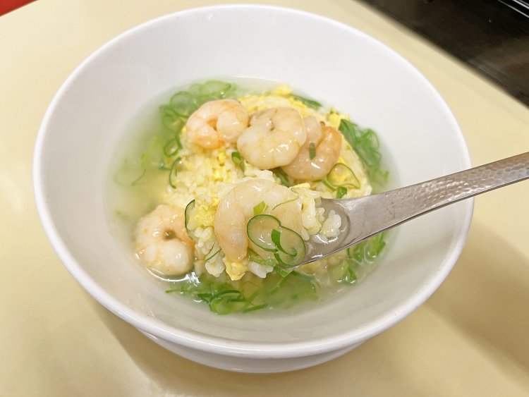 ひとさじ食べれば、もう完食までまっしぐら！　あんもアツアツなので食べ終わるまで冷めにくい。