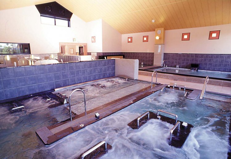 ジェットバスは疲れた体に刺激が心地よく、マッサージ効果が期待できる。