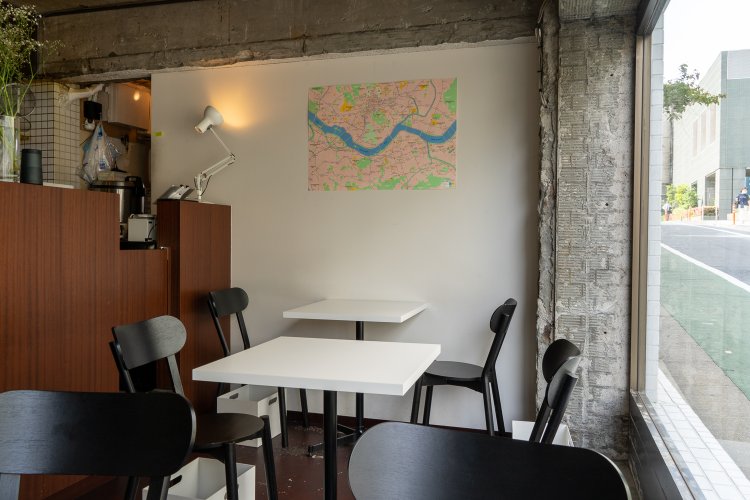 壁に貼られているのはソウルの地図。