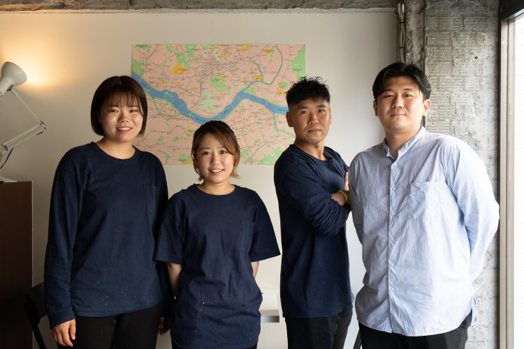 右が吉田健太郎さん。スタッフの柔軟な発想がNew Asian Standardを押し広げていく。