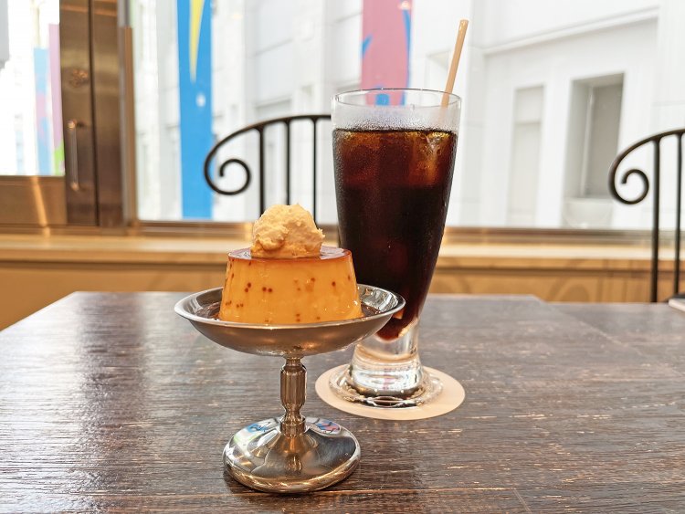 鶏卵プリン450円。コーヒーとのセットで750円。