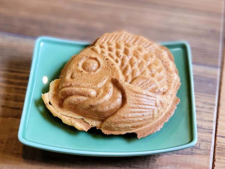 まんまるたい焼き 170円。