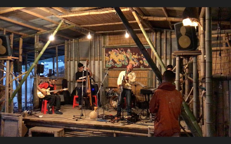 LIVEステージ。（写真提供：海の家OASIS）