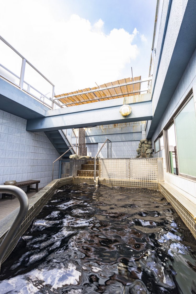 3階の展望風呂は2段式。