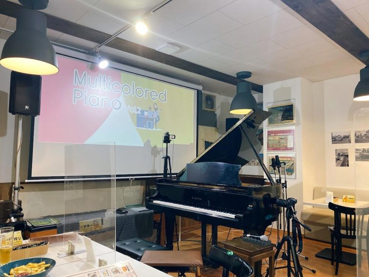 グランドピアノ