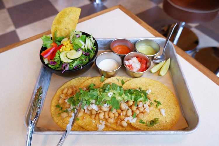 タコスプレート（プラントフォーワード・テンペ）1430円。