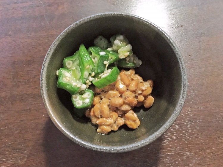 ねばねば同士で好相性の納豆とオクラ。