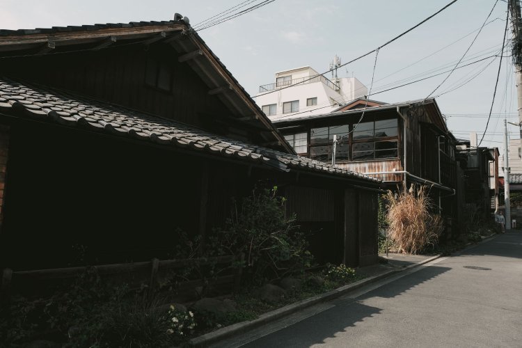 母屋と一水寮。