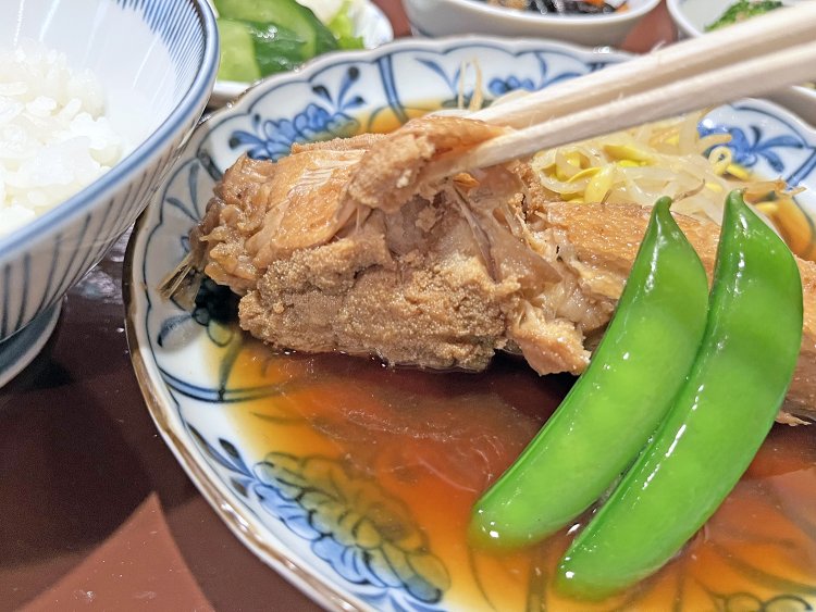 かれいのうまみが溶け込んだ煮汁はご飯にかけて食べたい！