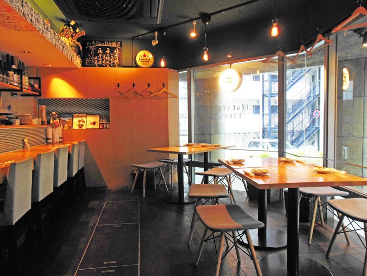 おしゃれな店内もインスタ映えすると話題に。