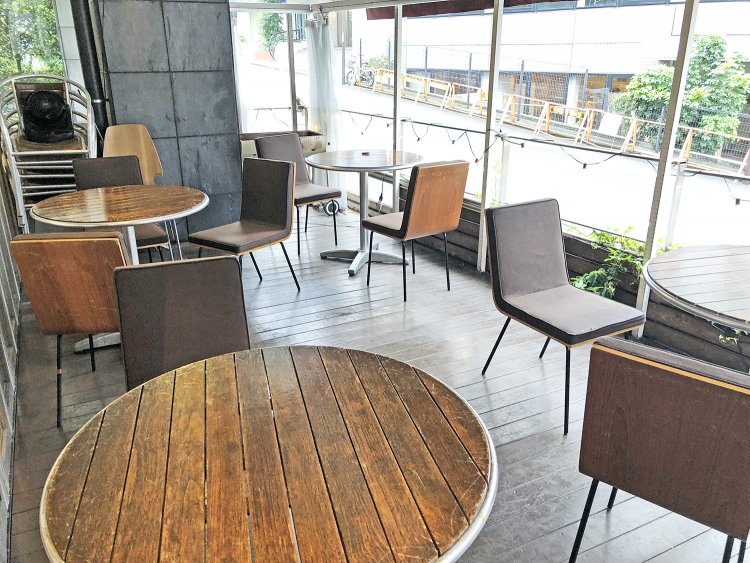 テラス席ではBBQのコースも楽しめる（要予約）。